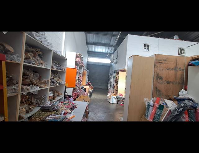 231M² WAREHOUSE FOR SALE IN UMGENI BUSINESS PARK